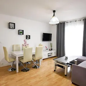 https://apparemment-t3-parking-10-minutes-de-la-plage.fr-provencehotel.com
